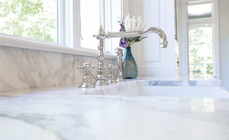 white marble Calacatta 